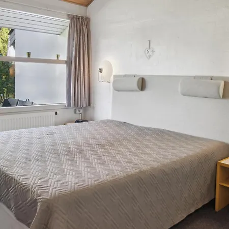 2 Bedroom Awesome In Vaeggerlose شقة *