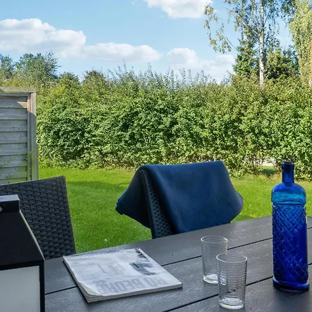 2 Bedroom Awesome In Vaeggerlose شقة Bøtø By