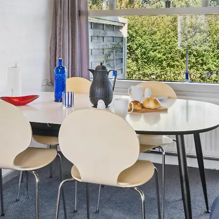 2 Bedroom Awesome In Vaeggerlose شقة Bøtø By